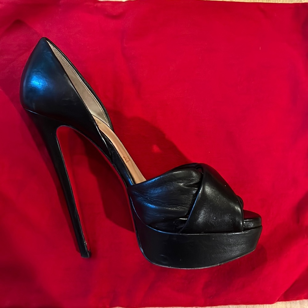 VOLPI 150 Napa Christian Louboutin Paris